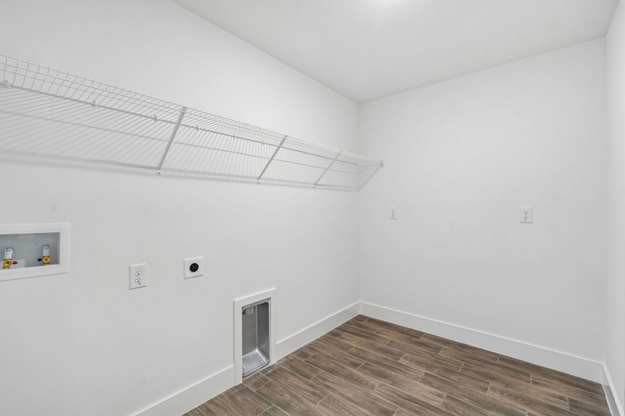Spacious, unfurnished interior of a new home in Abbey Glen, Dade City (Image 41).