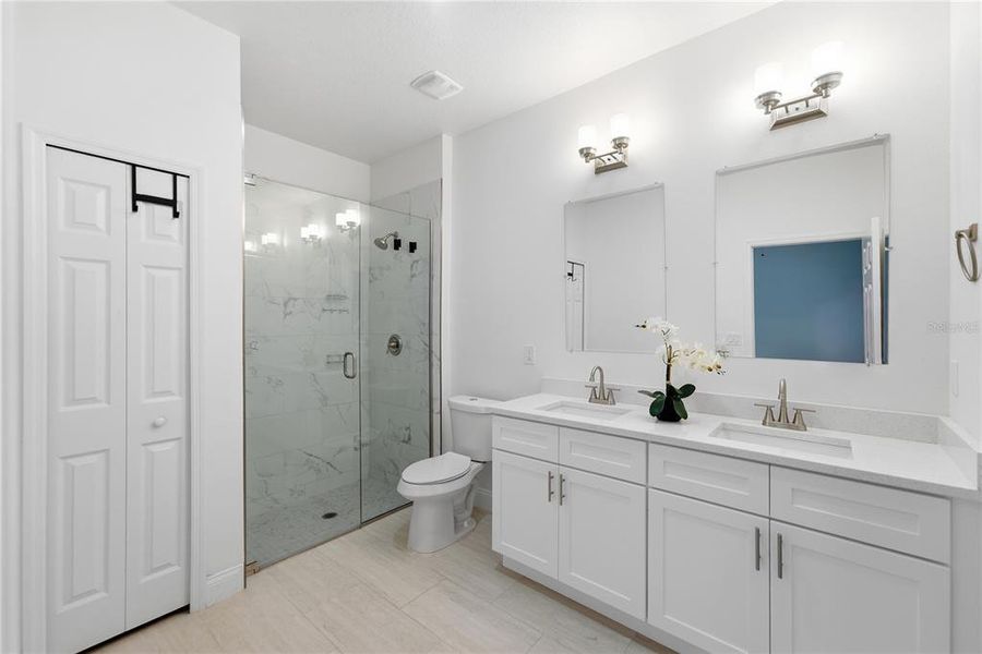 Furnished interior view inside a new home in , Orlando (Image 16).