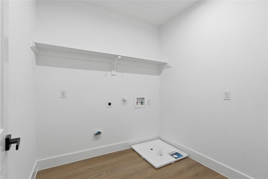 Spacious, unfurnished interior of a new home in , Dallas (Image 14).