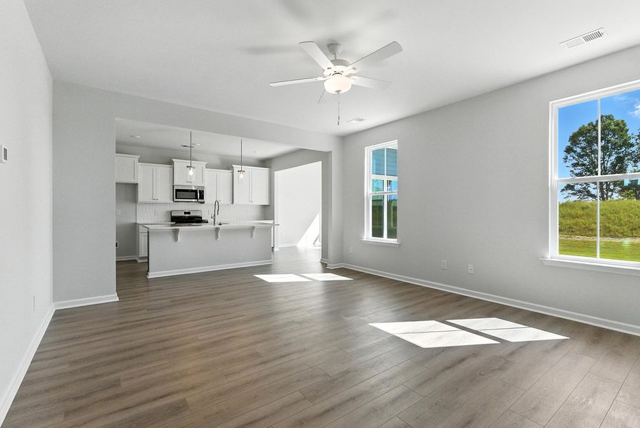 Spacious, unfurnished interior of a new home in Landmark Commons, Boiling Springs (Image 13).