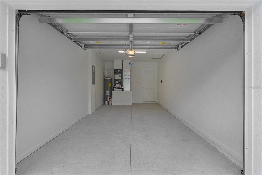 Spacious, unfurnished interior of a new home in , Ocklawaha (Image 14). Spacious, unfurnished interior of a new home in , Ocklawaha (Image 14).