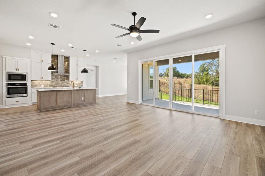 Spacious, unfurnished interior of a new home in Lariat, Liberty Hill (Image 19).