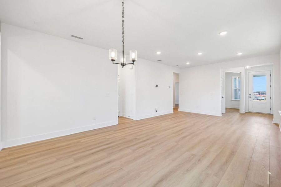 Spacious, unfurnished interior of a new home in Del Webb Barton Village, Lebanon (Image 32).