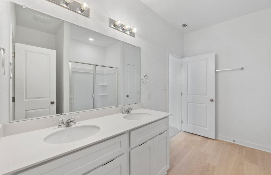 Furnished interior view inside a new home in Alto, San Marcos (Image 6).