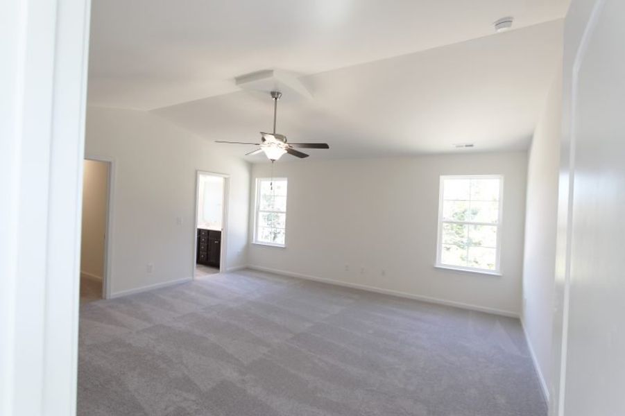 Spacious, unfurnished interior of a new home in Avondale, Greensboro (Image 17).