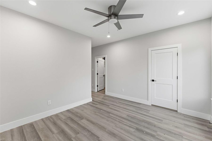 Spacious, unfurnished interior of a new home in , Houston (Image 18).