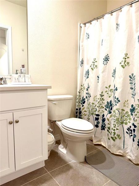 Furnished interior view inside a new home in , Davenport (Image 17).