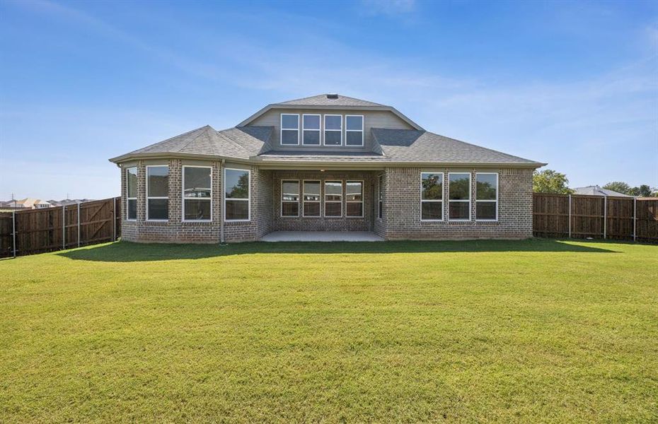 Spacious, fenced-in backyard Spacious, fenced-in backyard