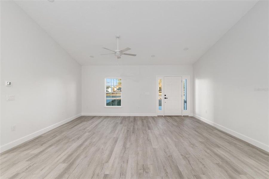 Spacious, unfurnished interior of a new home in , Ocala (Image 21).