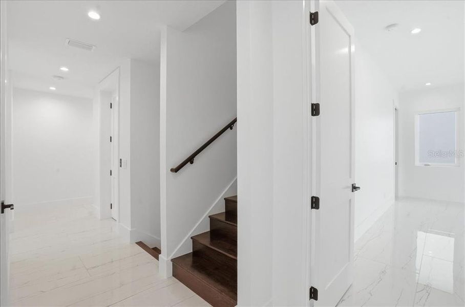 Spacious, unfurnished interior of a new home in , Englewood (Image 74).