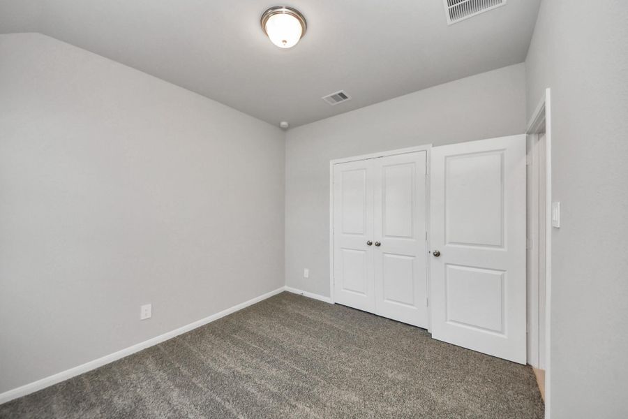 Spacious, unfurnished interior of a new home in Montgomery Ridge: Founders Collection, Conroe (Image 31).