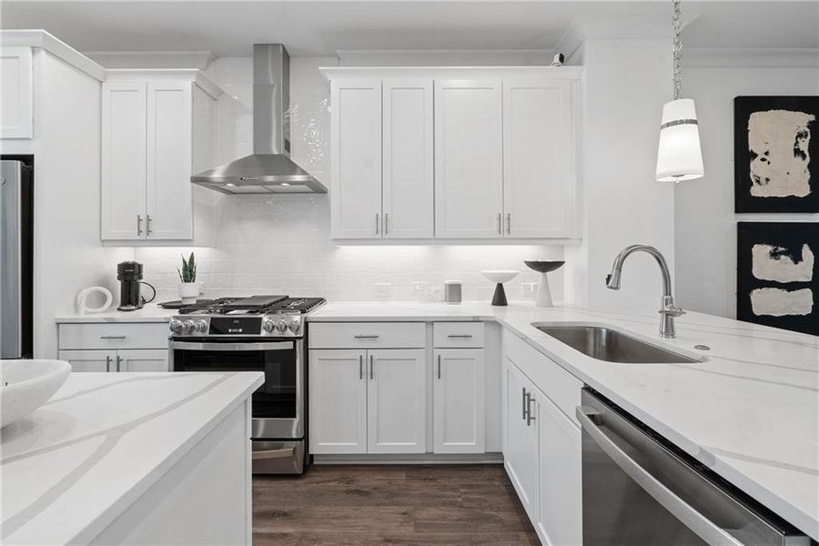 Furnished interior view inside a new home in IveyBrooke, Alpharetta (Image 5).