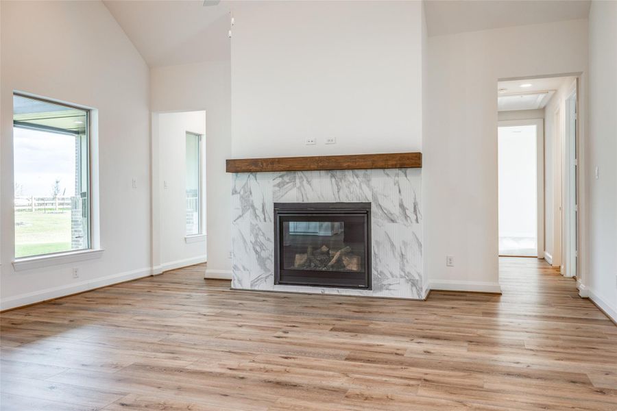Spacious, unfurnished interior of a new home in Arborwood, Waller (Image 22).