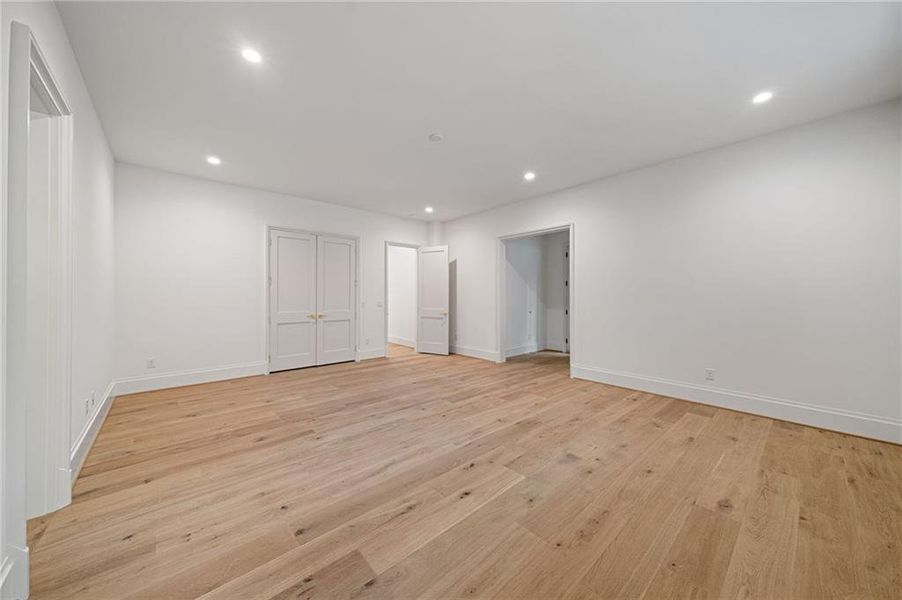 Spacious, unfurnished interior of a new home in , Atlanta (Image 60).