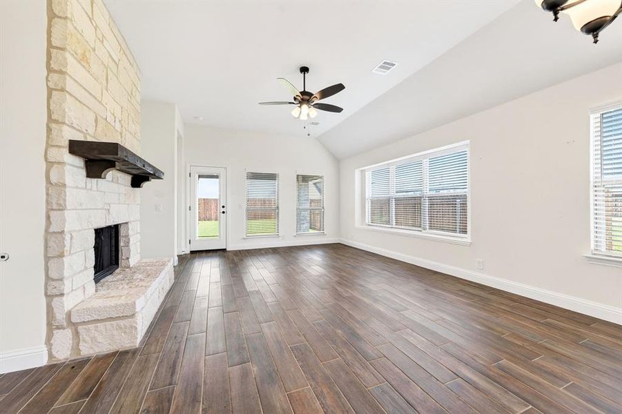 Spacious, unfurnished interior of a new home in Stone River Glen, Royse City (Image 26). Spacious, unfurnished interior of a new home in Stone River Glen, Royse City (Image 26).