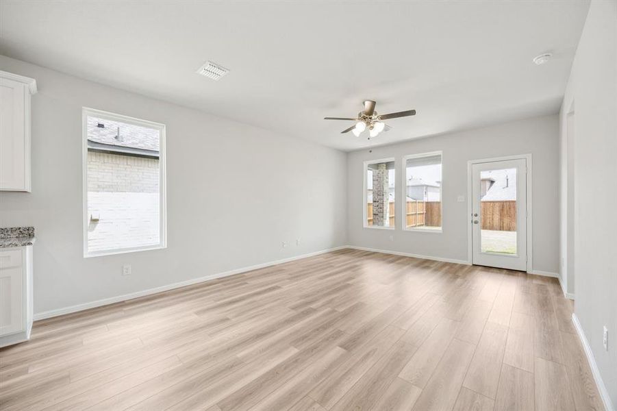 Spacious, unfurnished interior of a new home in AnaCapri, Anna (Image 17). Spacious, unfurnished interior of a new home in AnaCapri, Anna (Image 17).