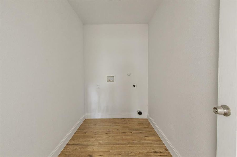 Spacious, unfurnished interior of a new home in , Mabank (Image 14). Spacious, unfurnished interior of a new home in , Mabank (Image 14).