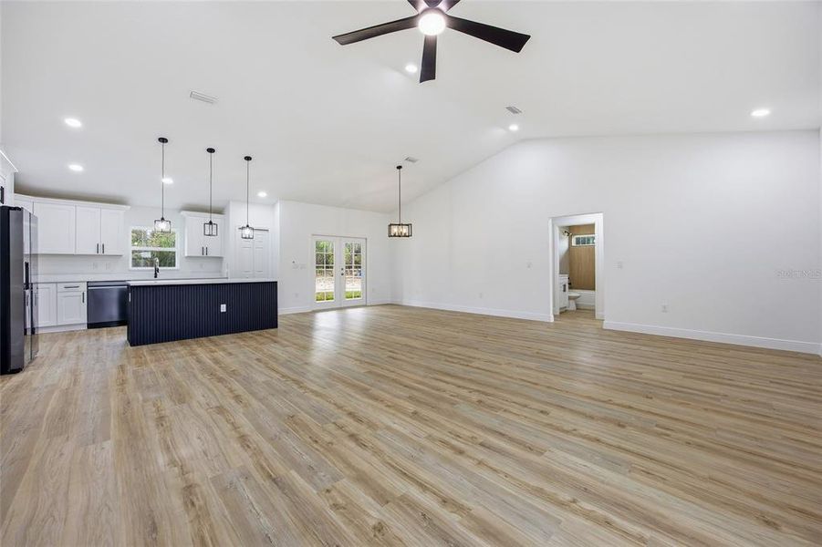 Spacious, unfurnished interior of a new home in , Ocala (Image 30).