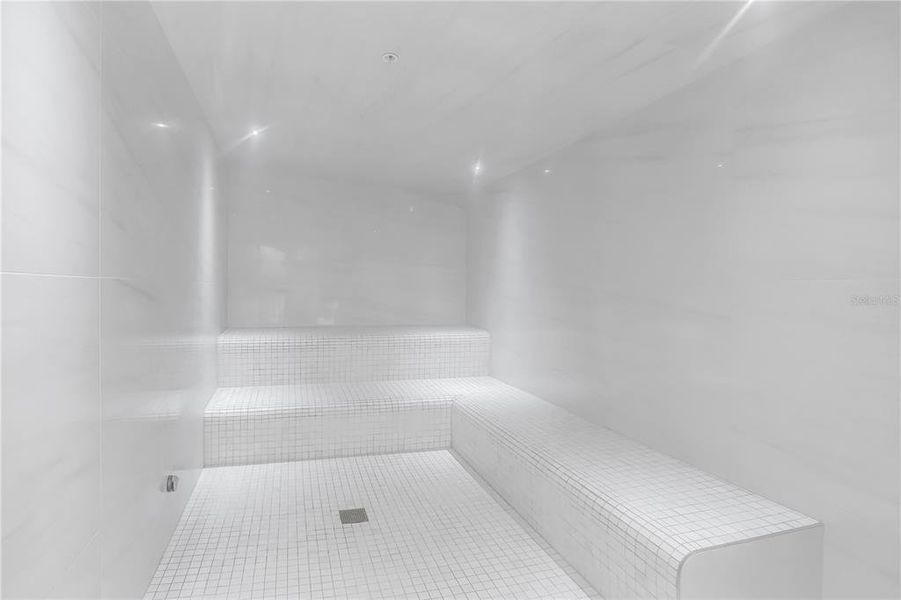 Spacious, unfurnished interior of a new home in , St. Petersburg (Image 58).