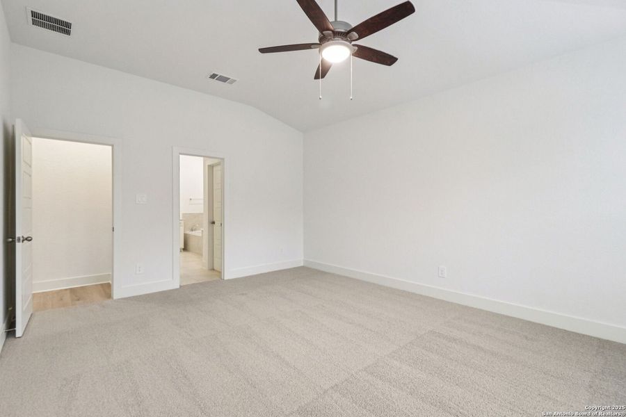 Spacious, unfurnished interior of a new home in Sagebrooke - Classic Series, San Antonio (Image 28).