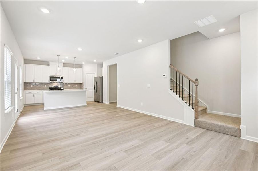 Spacious, unfurnished interior of a new home in Ivey Township, Dallas (Image 20).