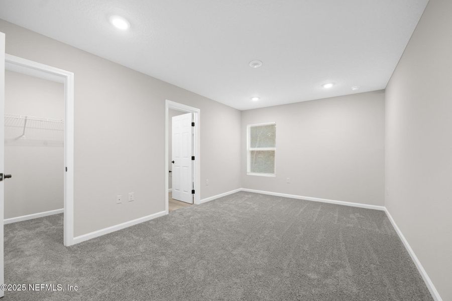 Spacious, unfurnished interior of a new home in , Jacksonville (Image 18).