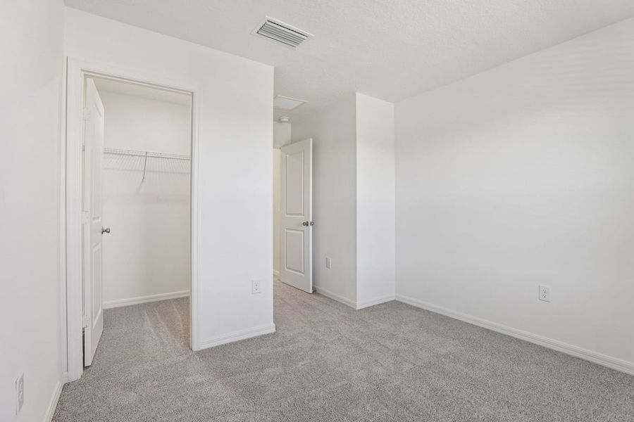 Spacious, unfurnished interior of a new home in Reserve at Forest Lake Townhomes, Lake Wales (Image 18).