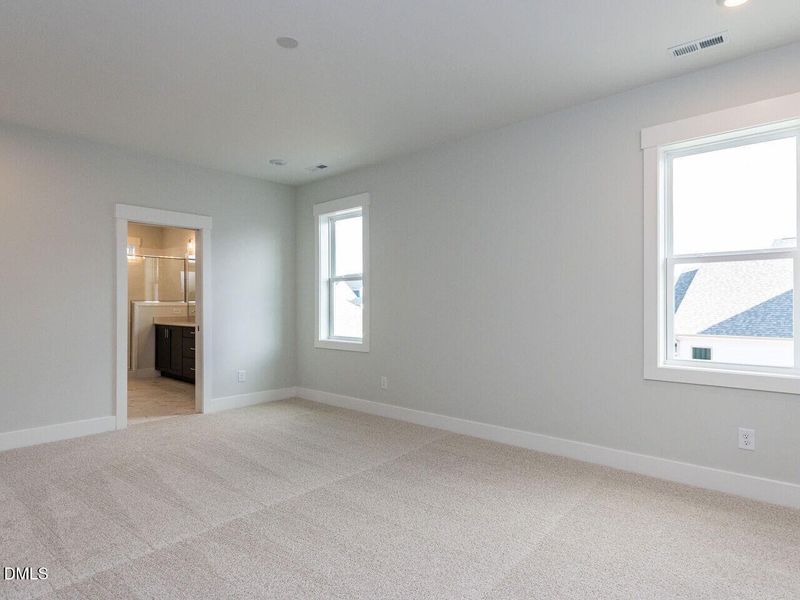 020-1280x960-primary-bedroom