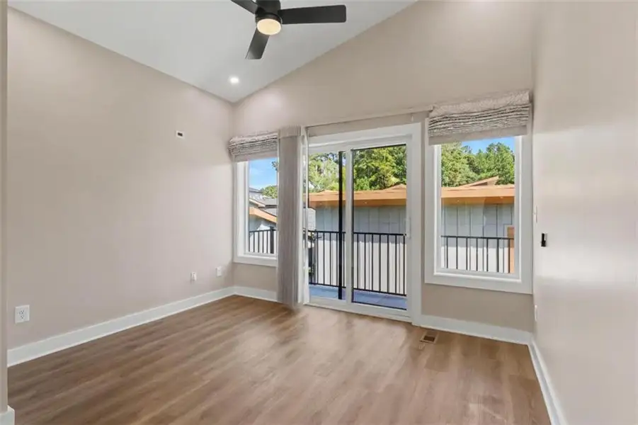 Spacious, unfurnished interior of a new home in , Union City (Image 20). Spacious, unfurnished interior of a new home in , Union City (Image 20).