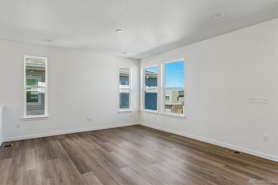 Spacious, unfurnished interior of a new home in The Summit at Meridian, Englewood (Image 16). Spacious, unfurnished interior of a new home in The Summit at Meridian, Englewood (Image 16).