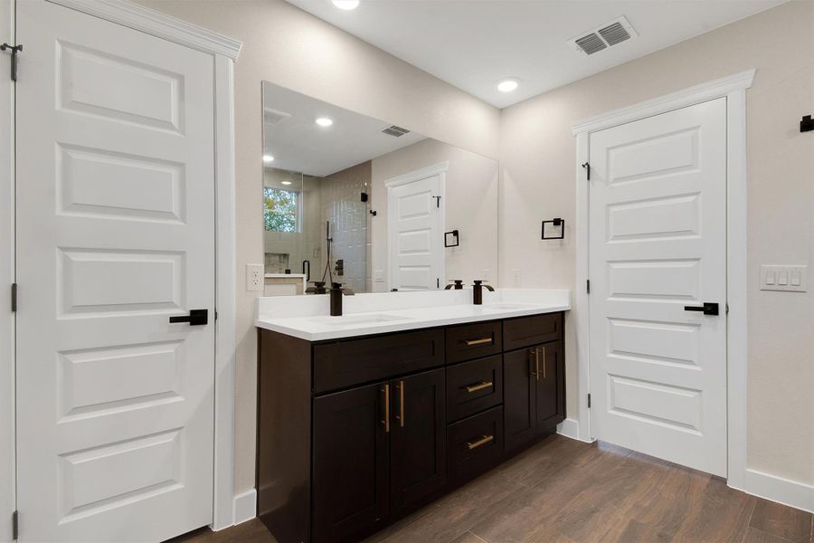 Furnished interior view inside a new home in , Bastrop (Image 15).
