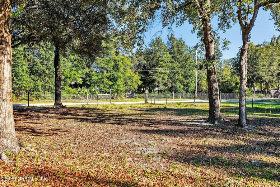 Natural landscape and outdoor views near in Middleburg (Image 10). Natural landscape and outdoor views near in Middleburg (Image 10).