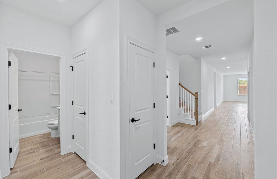 Spacious, unfurnished interior of a new home in Lagos, Manor (Image 13).