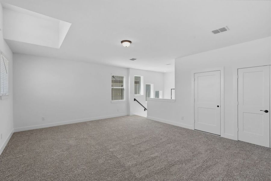Spacious, unfurnished interior of a new home in Nolina, Georgetown (Image 14).
