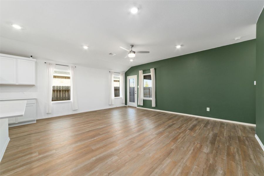 Spacious, unfurnished interior of a new home in Sunterra, Katy (Image 19).