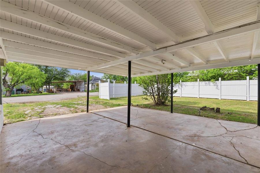 Exterior details and patio area of a home in , Coleman (Image 4).