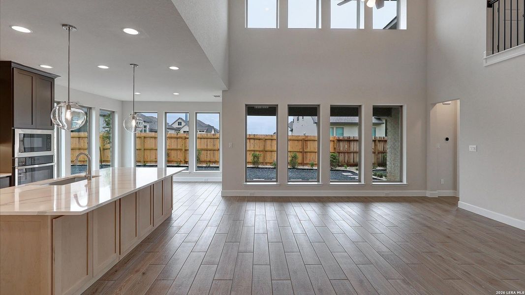Spacious, unfurnished interior of a new home in Haby Hill, San Antonio (Image 19).