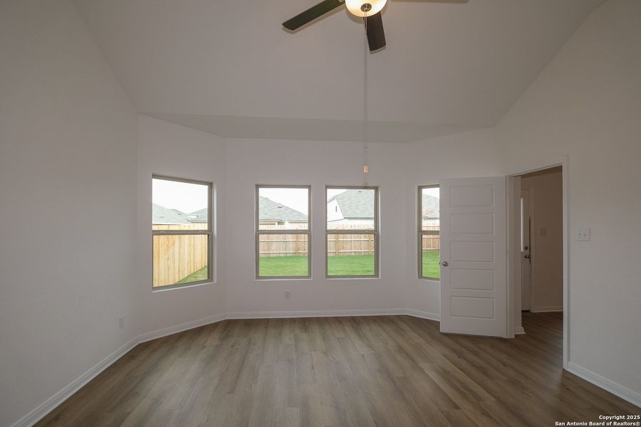 Spacious, unfurnished interior of a new home in Winding Brook, San Antonio (Image 30). Spacious, unfurnished interior of a new home in Winding Brook, San Antonio (Image 30).