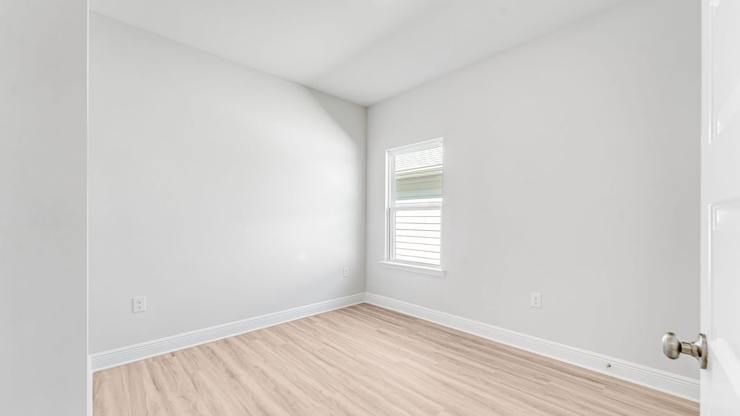 Spacious, unfurnished interior of a new home in WindMark Beach, Port Saint Joe (Image 19).