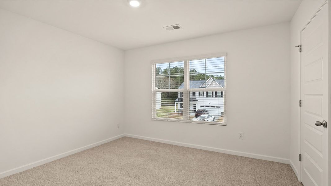 Spacious, unfurnished interior of a new home in Estates at Deer Hollow, Grovetown (Image 35).