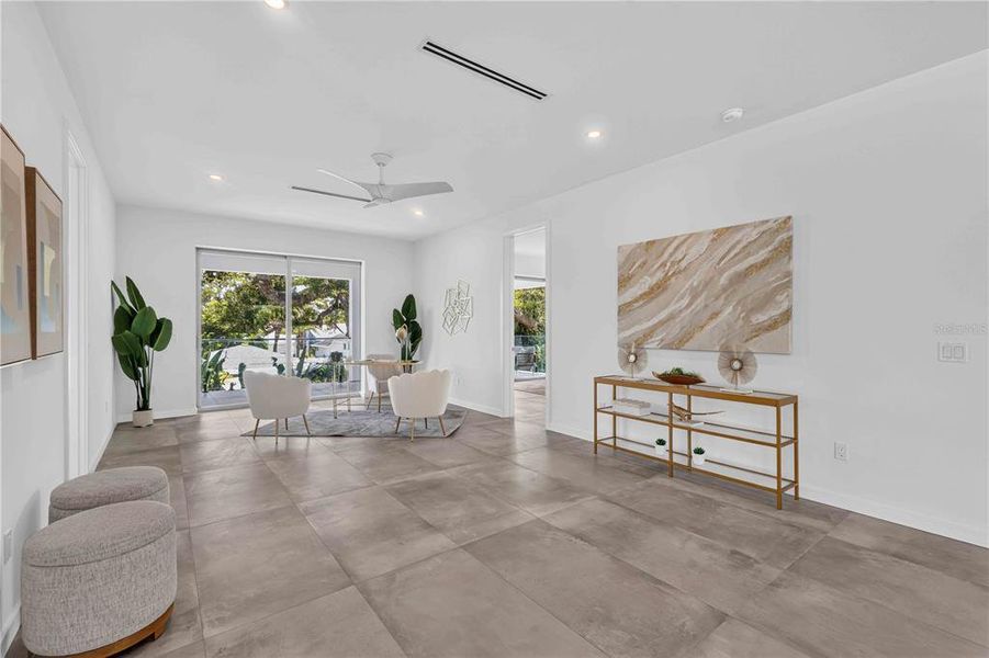 Furnished interior view inside a new home in , Sarasota (Image 55).