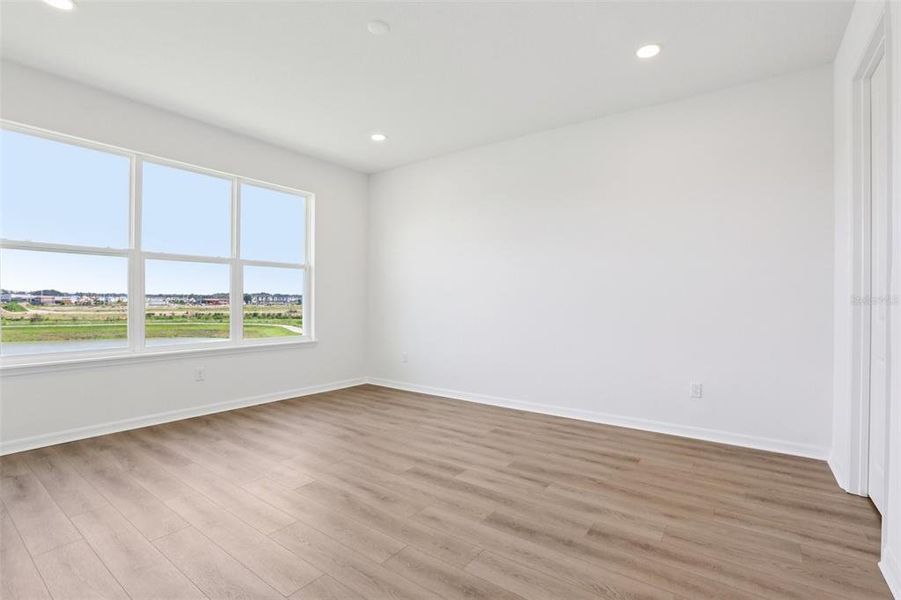 Spacious, unfurnished interior of a new home in Isla Mirada, San Antonio (Image 22).