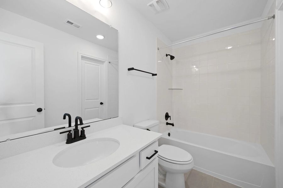 Furnished interior view inside a new home in Blue Heron Estates, Mont Belvieu (Image 11).