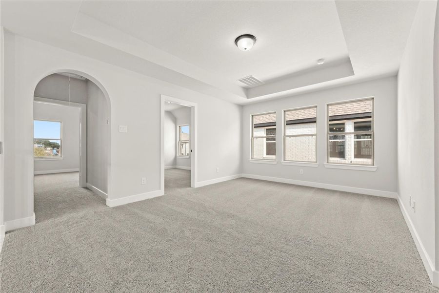 Spacious, unfurnished interior of a new home in Candela, Richmond (Image 14).