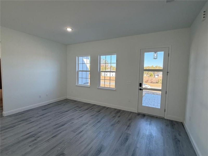 Spacious, unfurnished interior of a new home in , Ocala (Image 14).