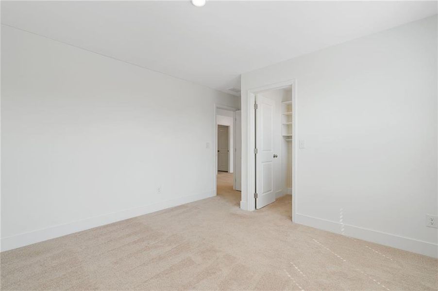 Spacious, unfurnished interior of a new home in , Dallas (Image 25).