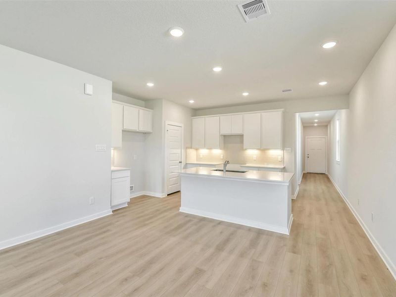 Spacious, unfurnished interior of a new home in Liberty Estates, Cleveland (Image 20).