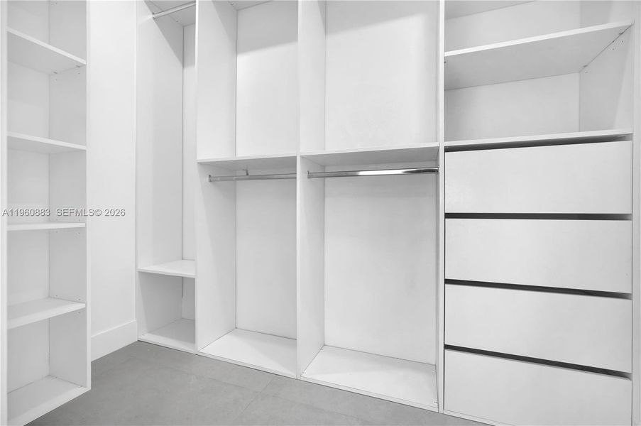 Spacious, unfurnished interior of a new home in , Miami (Image 15).