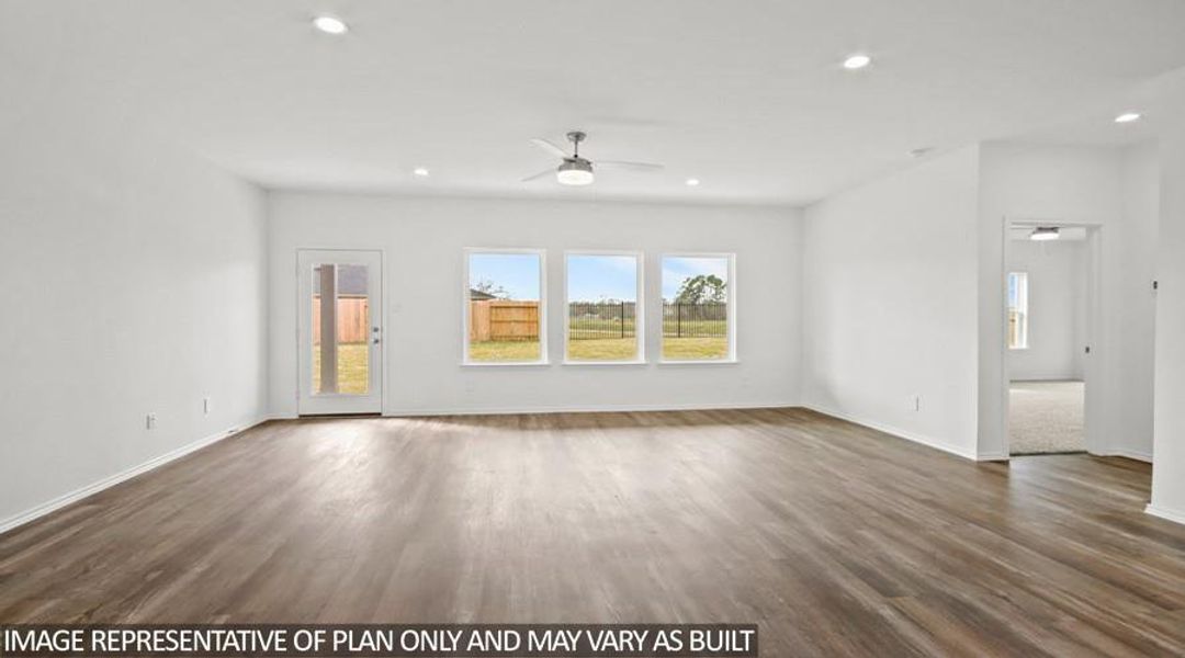 Spacious, unfurnished interior of a new home in Porters Mill, New Caney (Image 7).