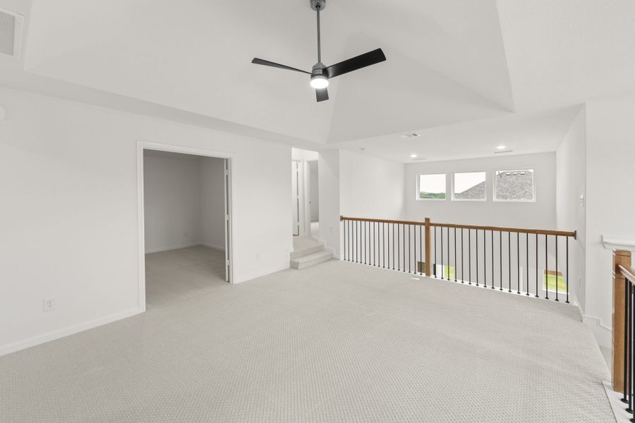 Spacious, unfurnished interior of a new home in Creekview Meadows, Pilot Point (Image 18).